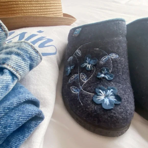 Fly Flot Italian Comfort floral embroidered slip on wool mules - Picture 5 of 14